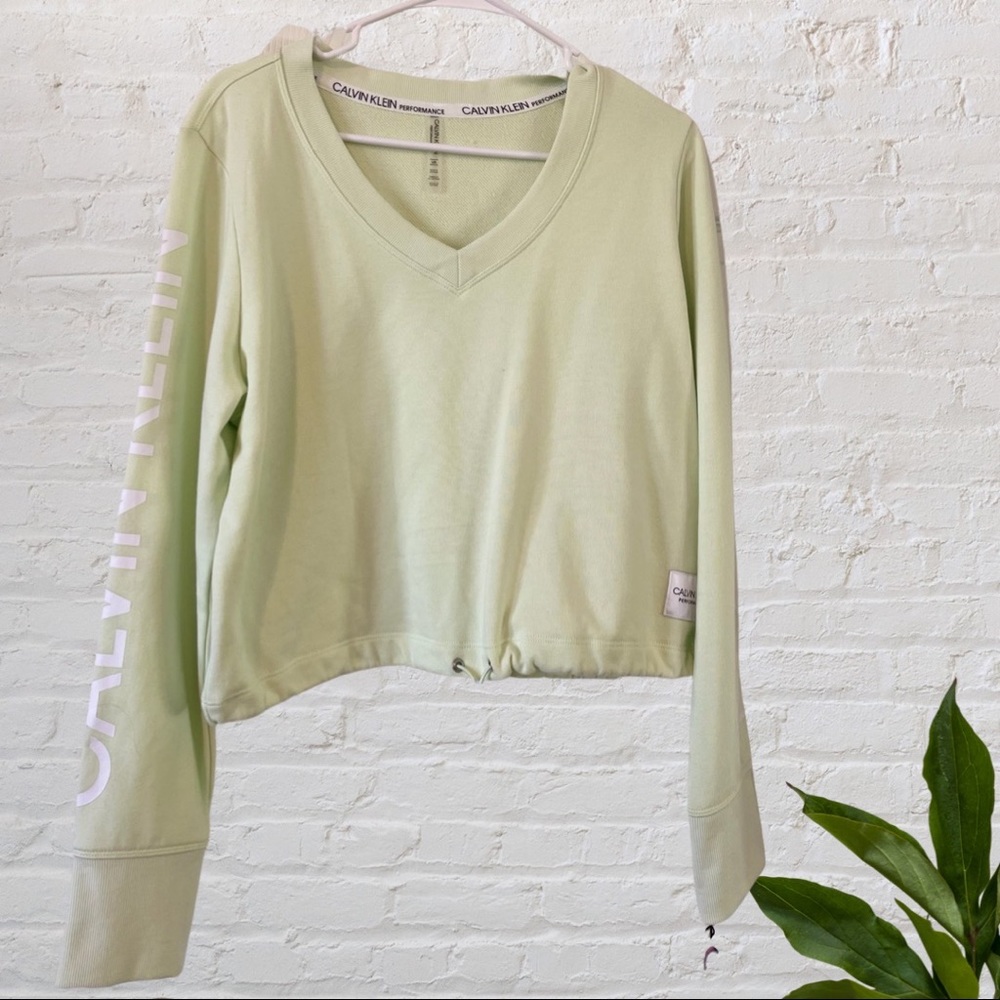 NWT Calvin Klein green cropped sweatshirt